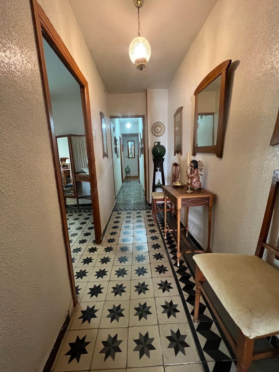 Chalet de 6 habitaciones en Ubeda en venta - 360.000 € (Ref: 8429684)