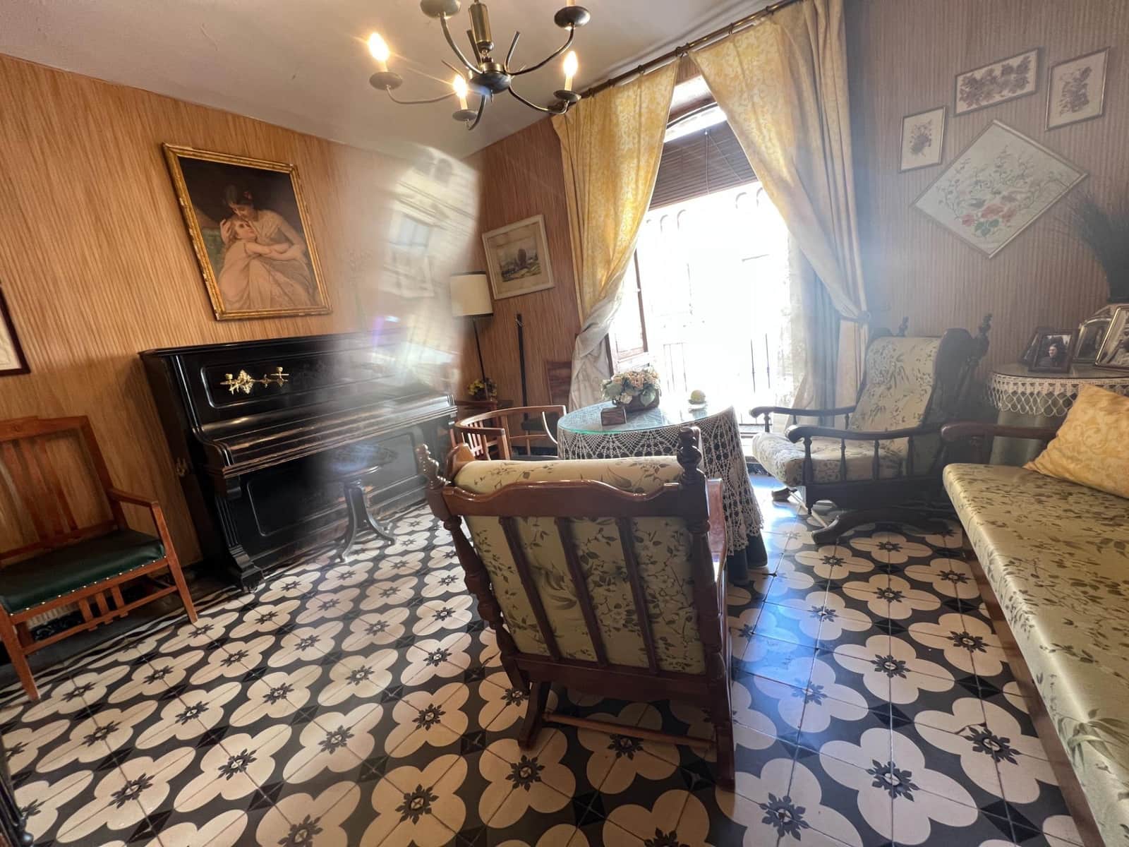 Chalet de 6 habitaciones en Ubeda en venta - 360.000 € (Ref: 8429684)