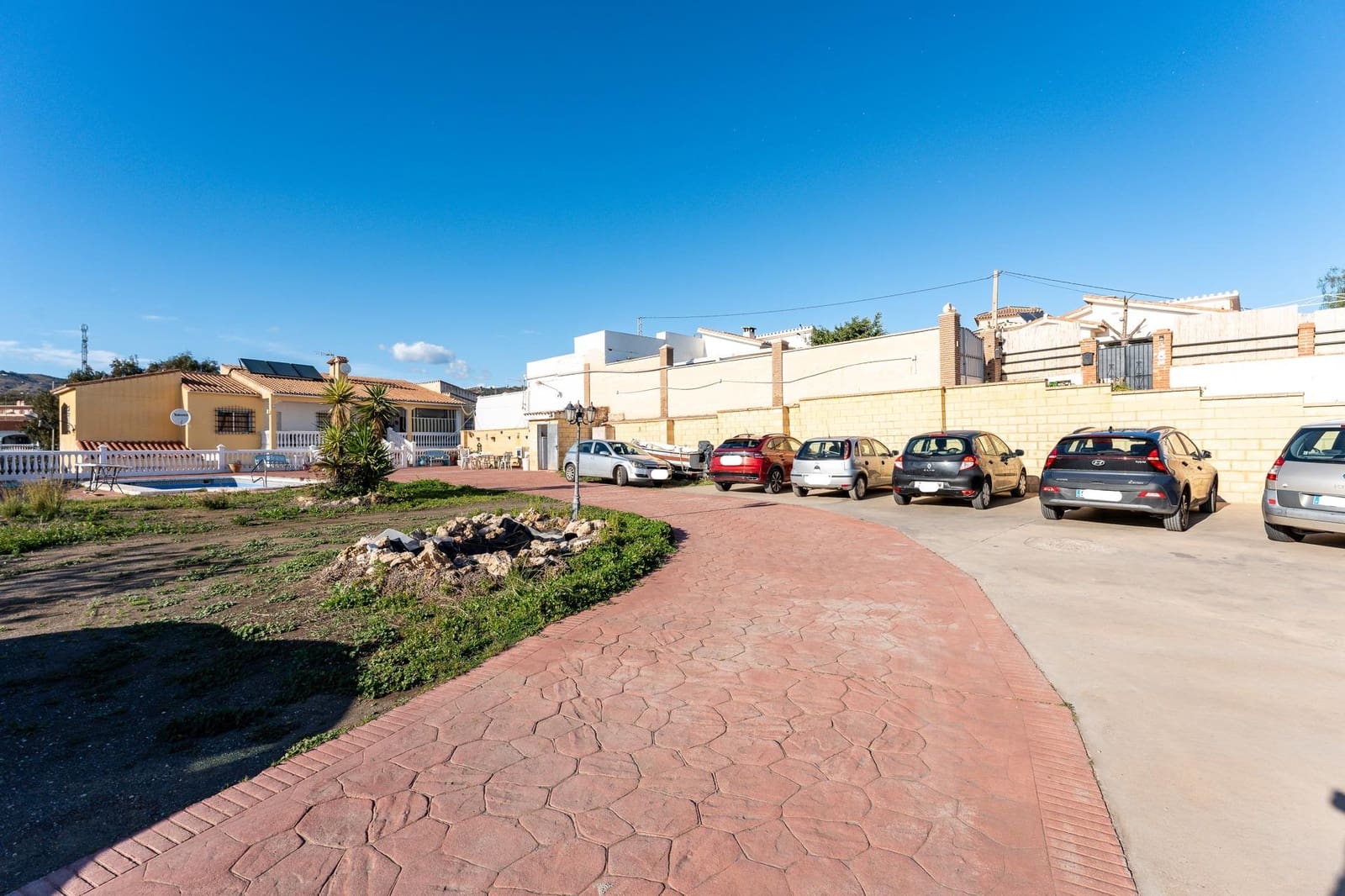 12 sypialnia Willa na sprzedaż w Rincon de la Victoria z basenem garażem - 1 400 000 € (Ref: 8429696)