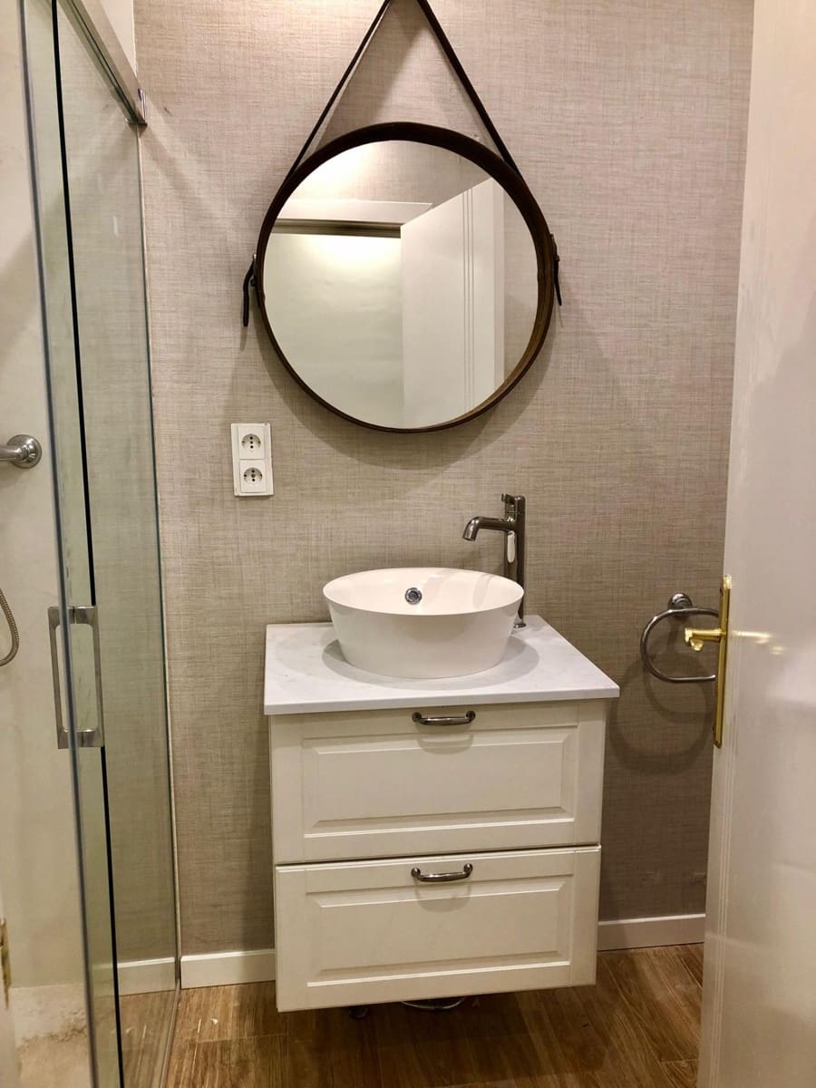 2 soverom Leilighet til leie i Malaga by med garasje - € 1 350 (Ref: 8551291)