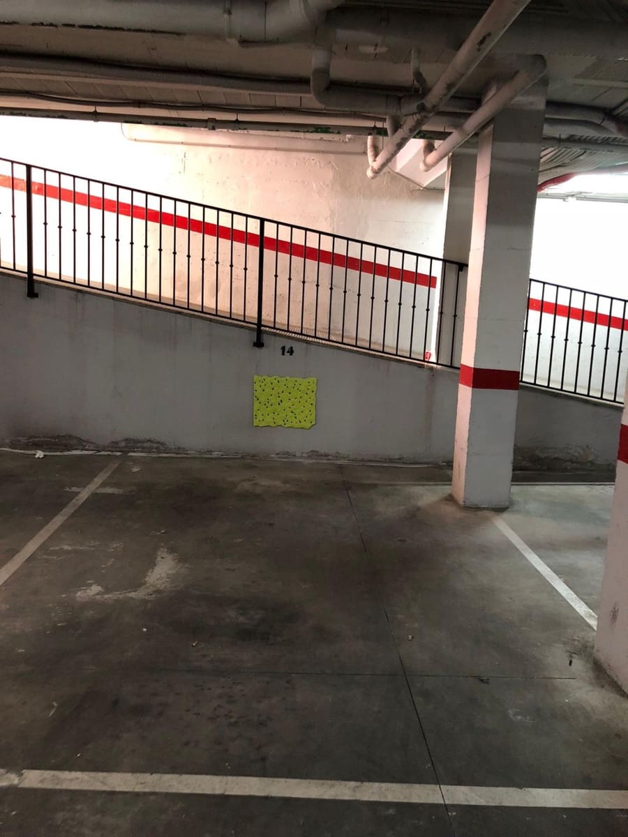 2 soverom Leilighet til leie i Malaga by med garasje - € 1 350 (Ref: 8551291)