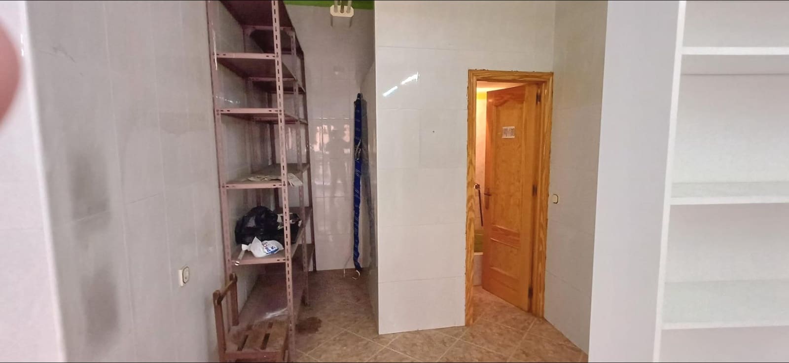 Commercieel te huur in Malaga stad - € 900 (Ref: 8597295)