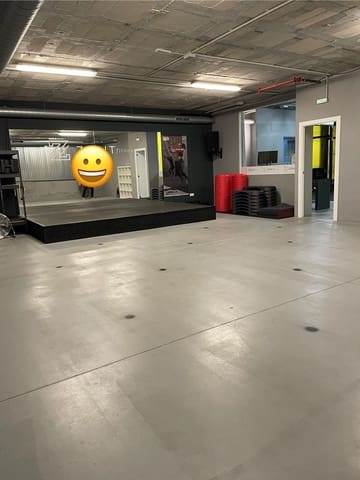 Erhverv til leje i Benalmádena med garage - € 1.400 (Ref: 8706034)