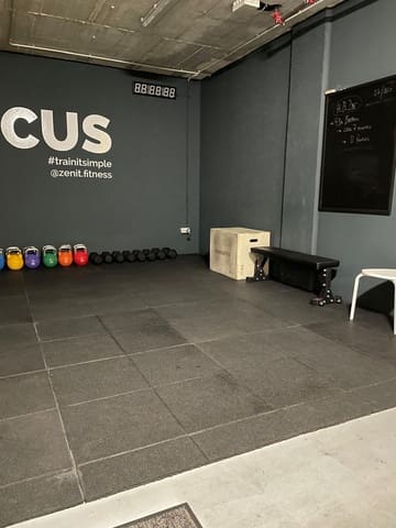 Commercial for rent in Benalmádena with garage - € 1,400 (Ref: 8706034)