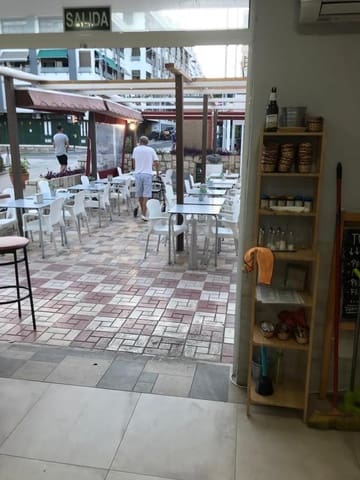 3 bedroom Business for sale in Puerto Marina, Benalmádena - € 210,000 (Ref: 8715433)