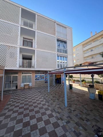 3 bedroom Business for sale in Puerto Marina, Benalmádena - € 210,000 (Ref: 8715433)