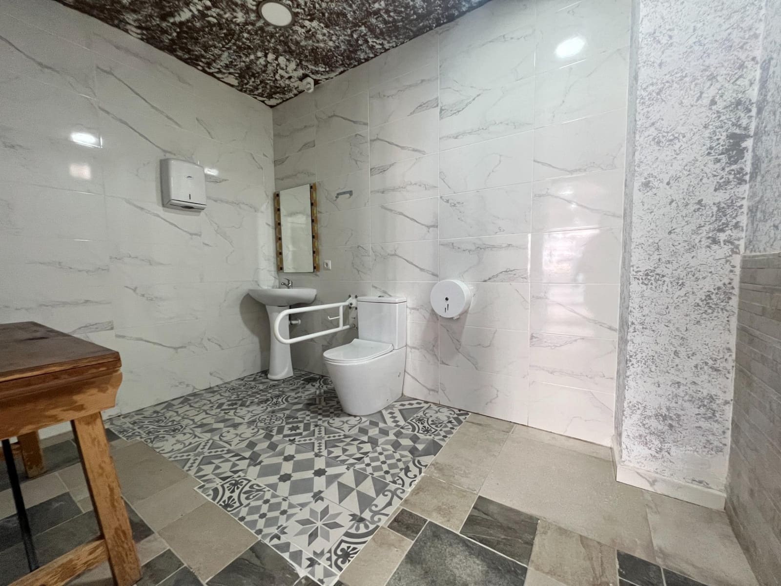 3 soveværelse Virksomhed til salg i Benalmadena - € 210.000 (Ref: 8715433)