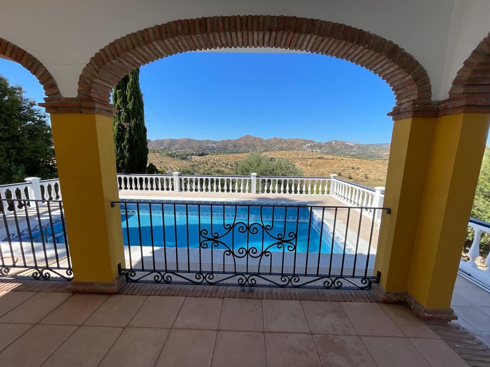 4 slaapkamer Villa te koop in Vinuela met zwembad - € 365.000 (Ref: 8729926)