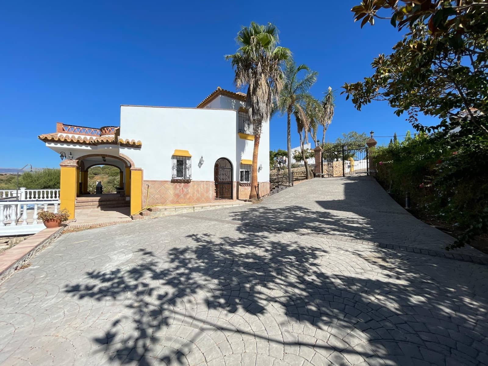 4 slaapkamer Villa te koop in Vinuela met zwembad - € 365.000 (Ref: 8729926)