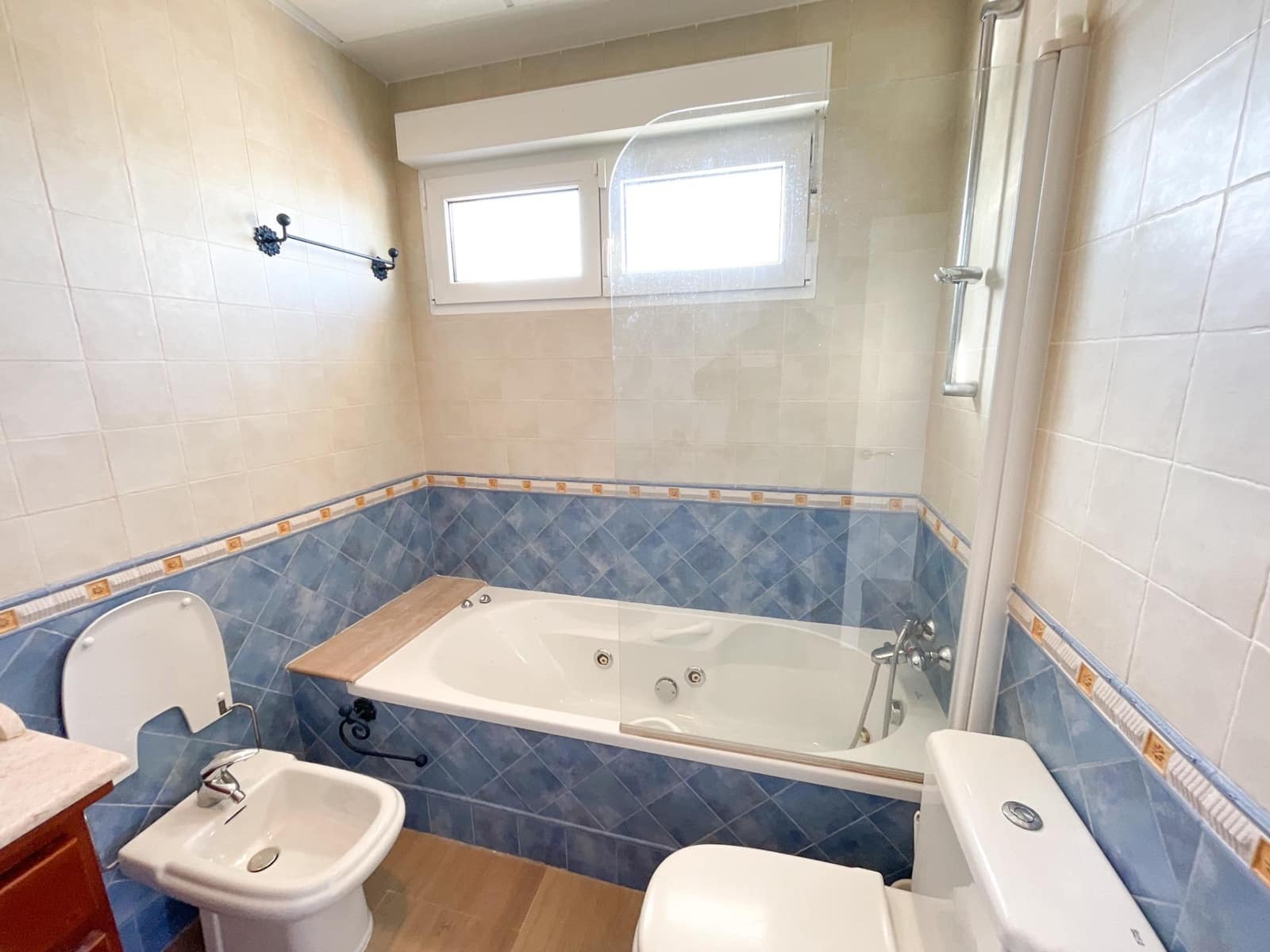 4 slaapkamer Villa te koop in Vinuela met zwembad - € 365.000 (Ref: 8729926)