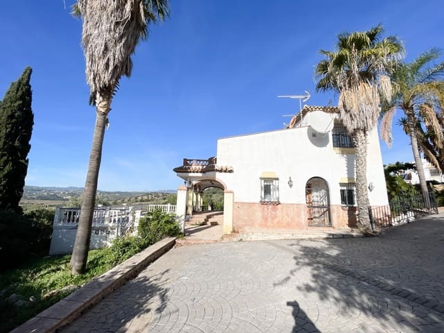 4 sypialnia Willa na sprzedaż w Viñuela z basenem - 365 000 € (Ref: 8729926)