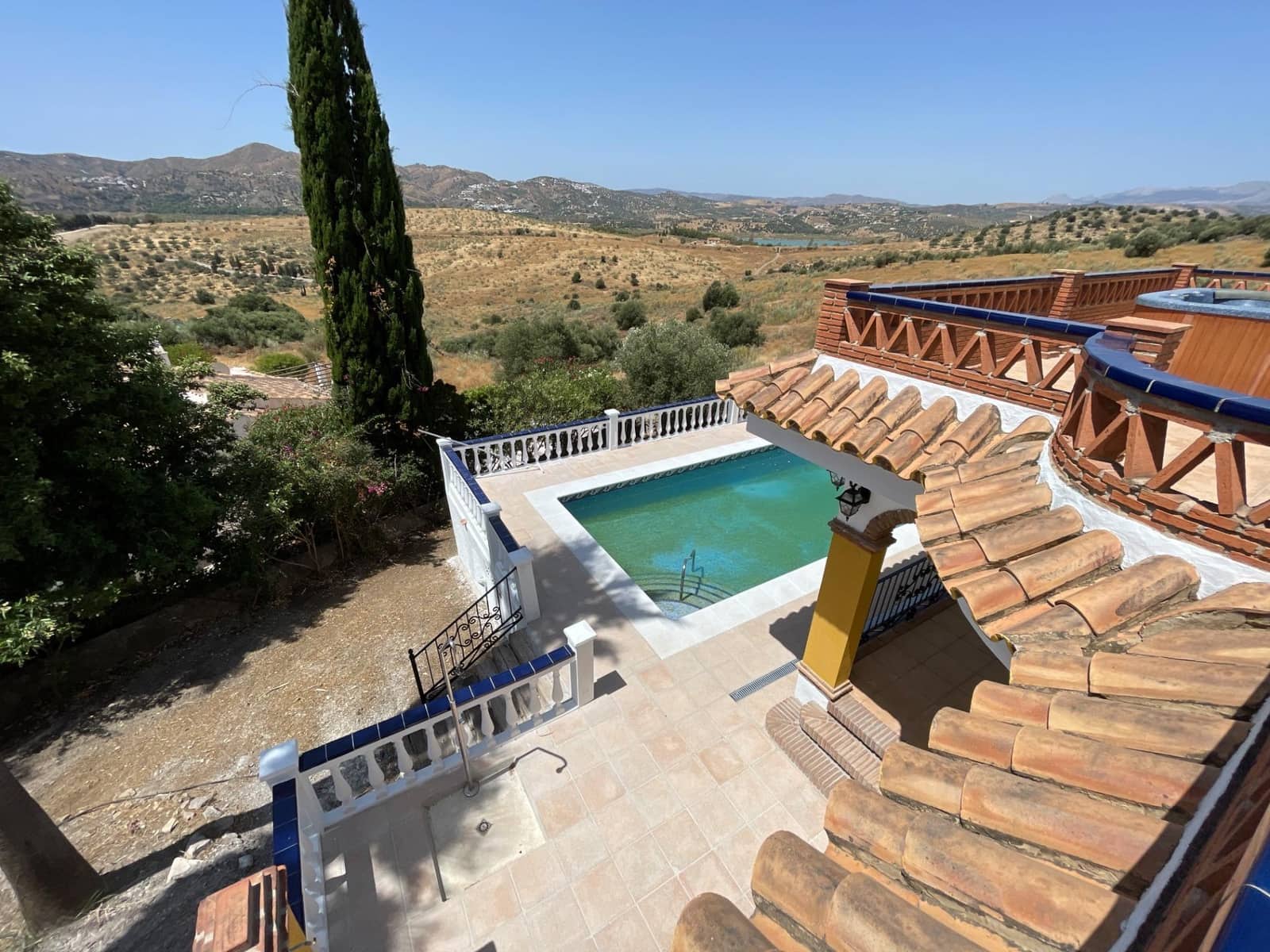 4 slaapkamer Villa te koop in Vinuela met zwembad - € 365.000 (Ref: 8729926)