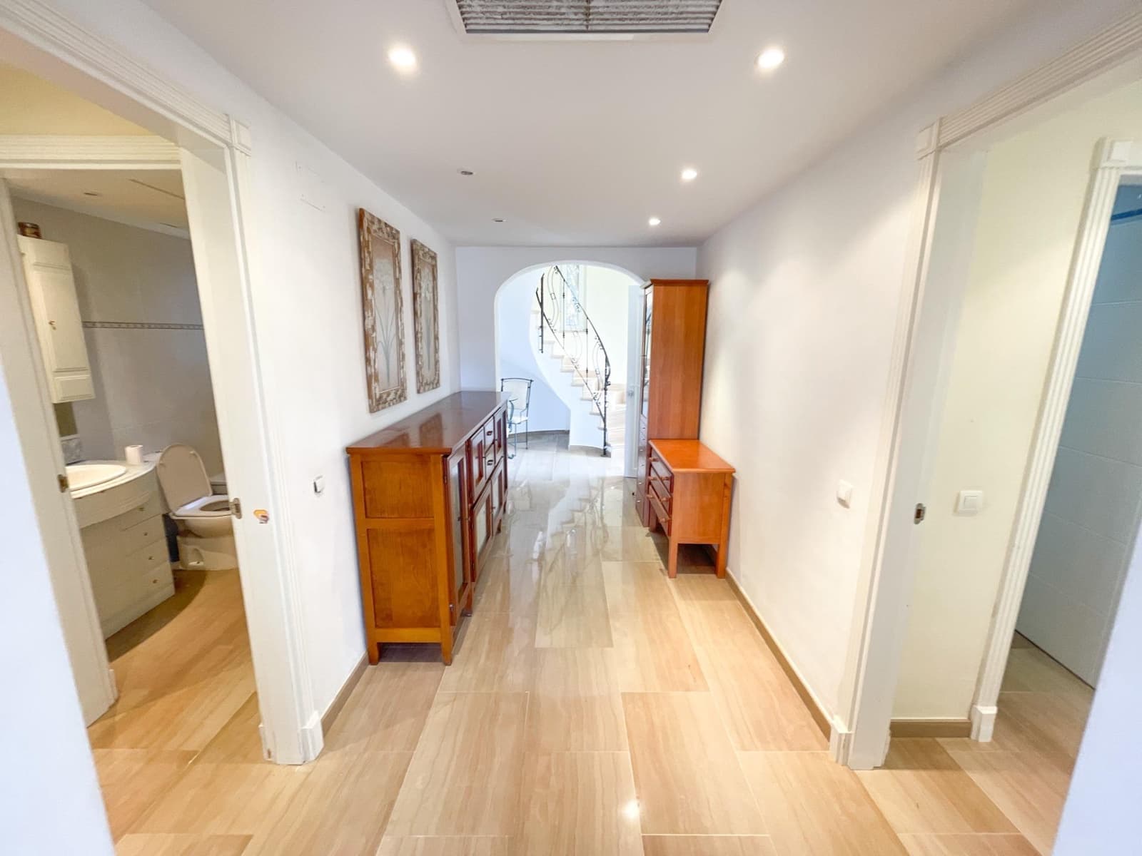 4 Zimmer Villa zu verkaufen in Vinuela mit Pool - 366.000 € (Ref: 8729926)