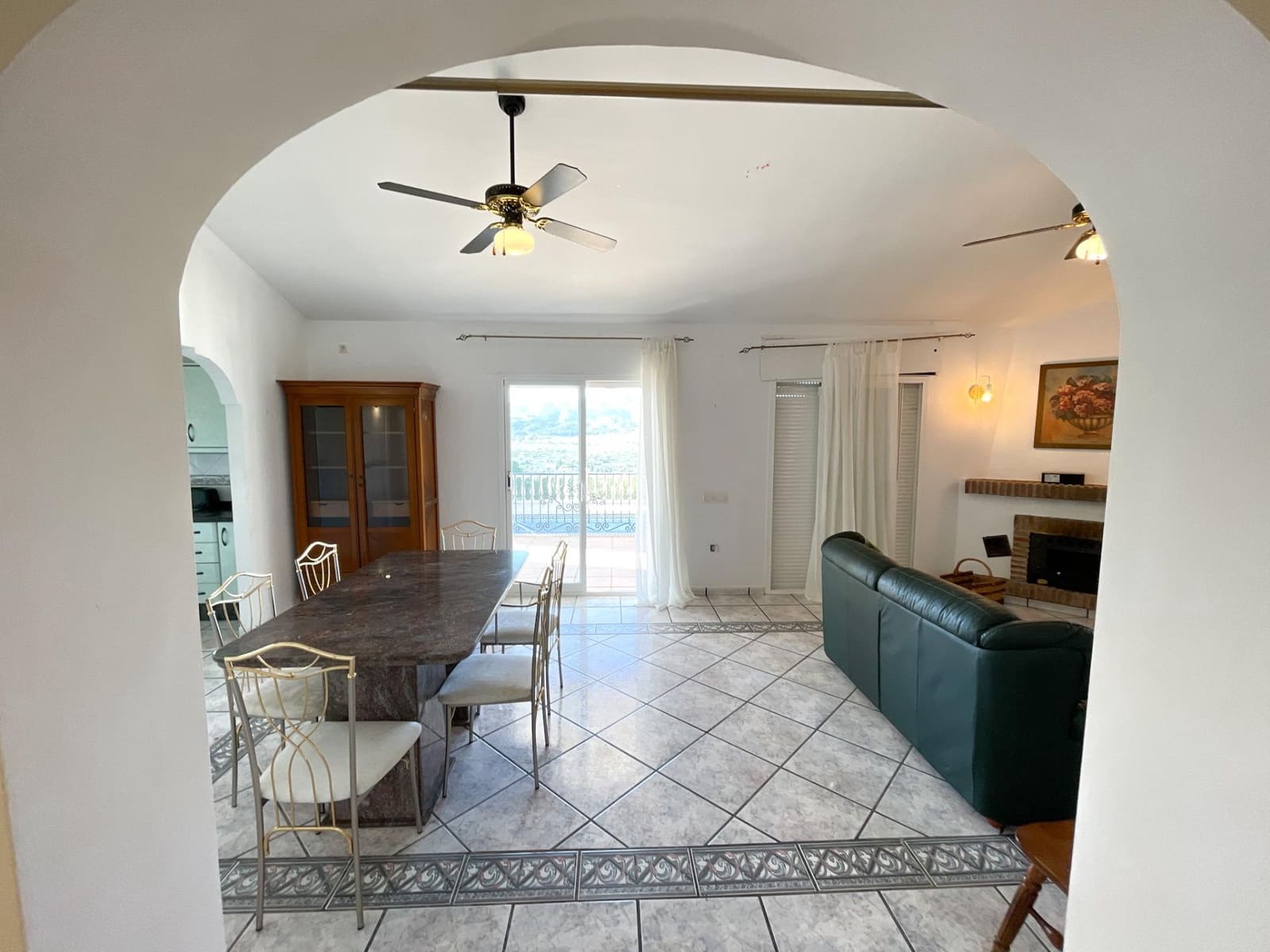 4 Zimmer Villa zu verkaufen in Vinuela mit Pool - 366.000 € (Ref: 8729926)