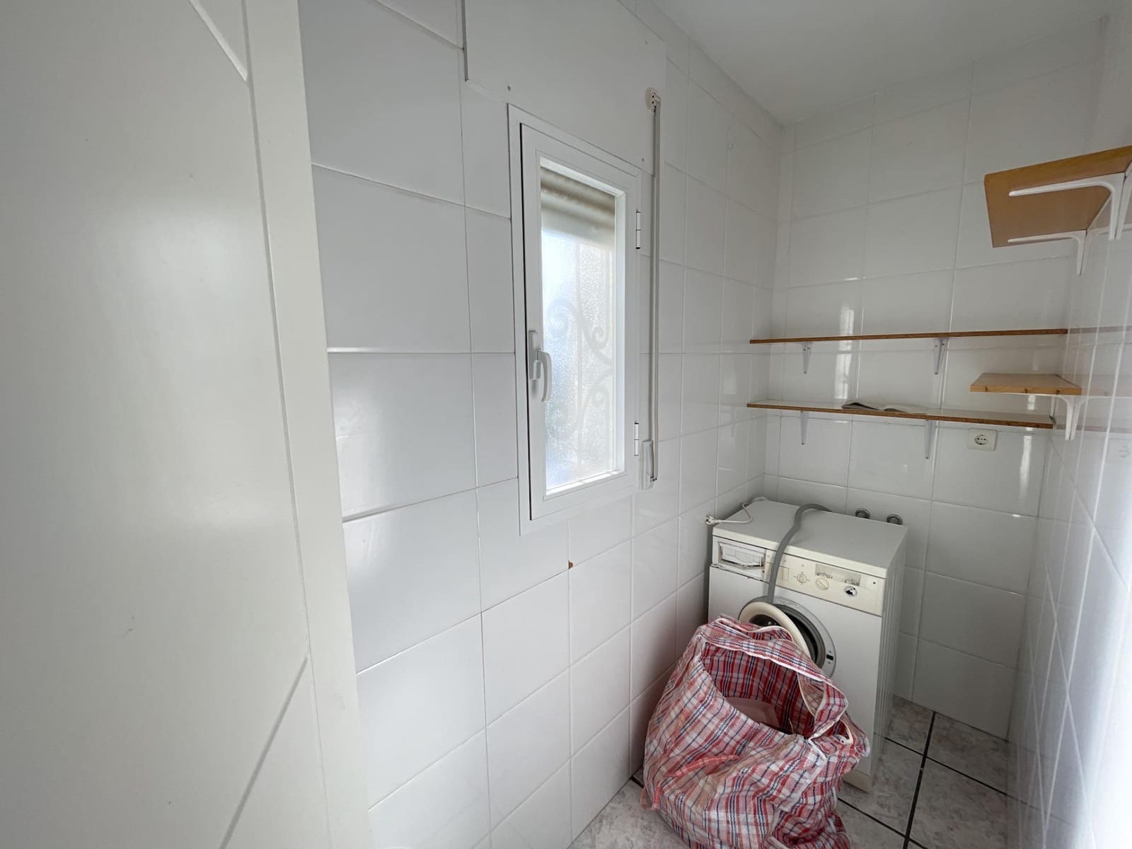 4 Zimmer Villa zu verkaufen in Vinuela mit Pool - 366.000 € (Ref: 8729926)