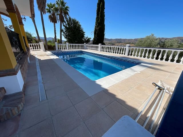4 Zimmer Villa zu verkaufen in Viñuela mit Pool - 366.000 € (Ref: 8729926)