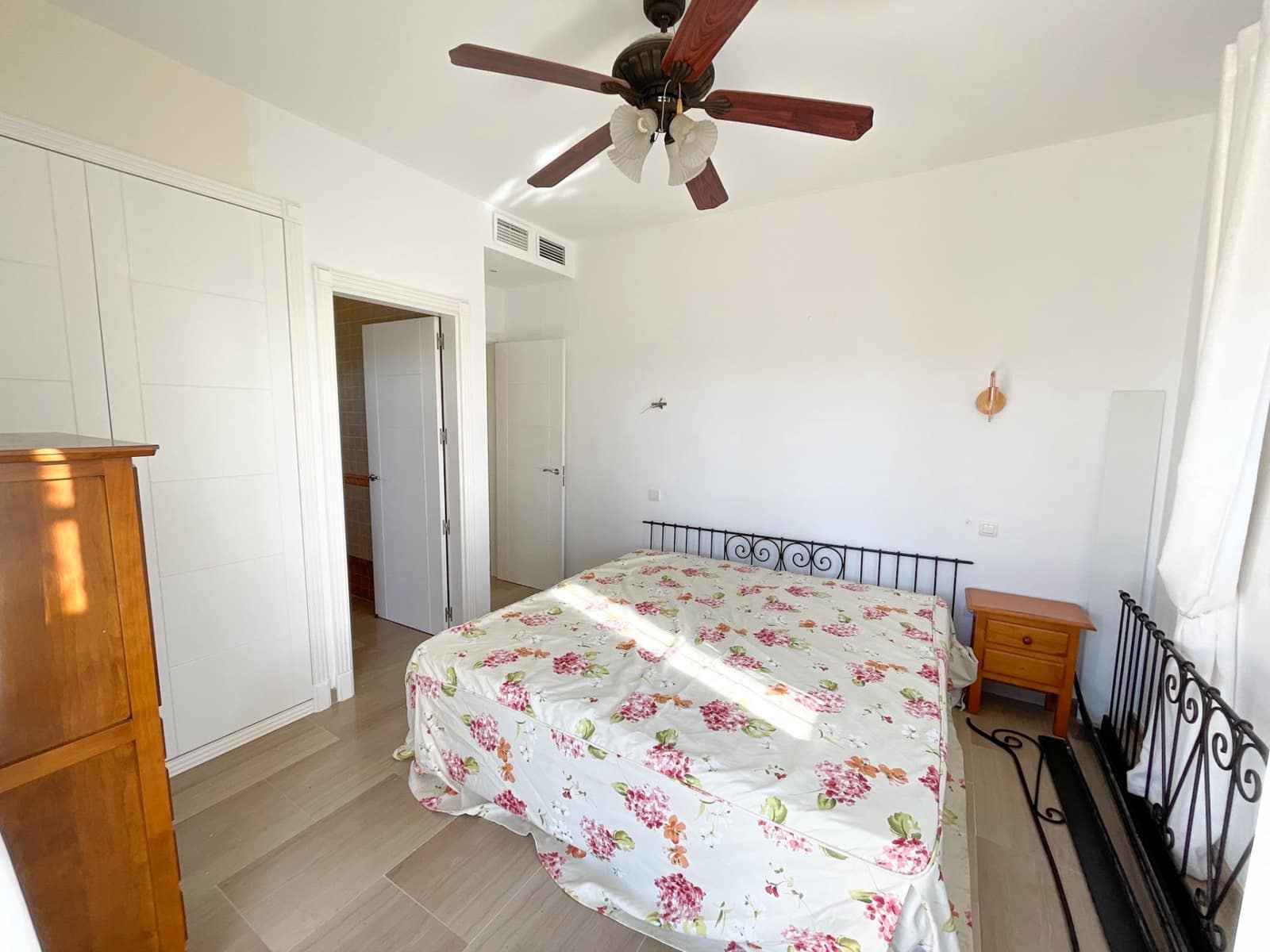 4 Zimmer Villa zu verkaufen in Vinuela mit Pool - 366.000 € (Ref: 8729926)