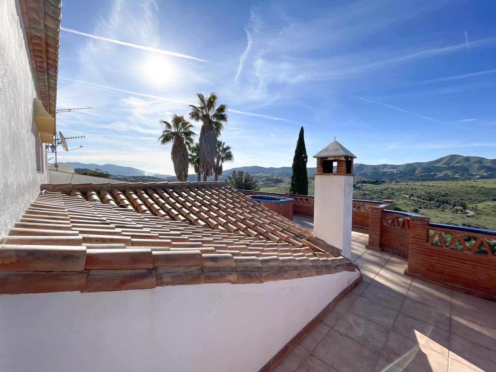 4 Zimmer Villa zu verkaufen in Vinuela mit Pool - 366.000 € (Ref: 8729926)