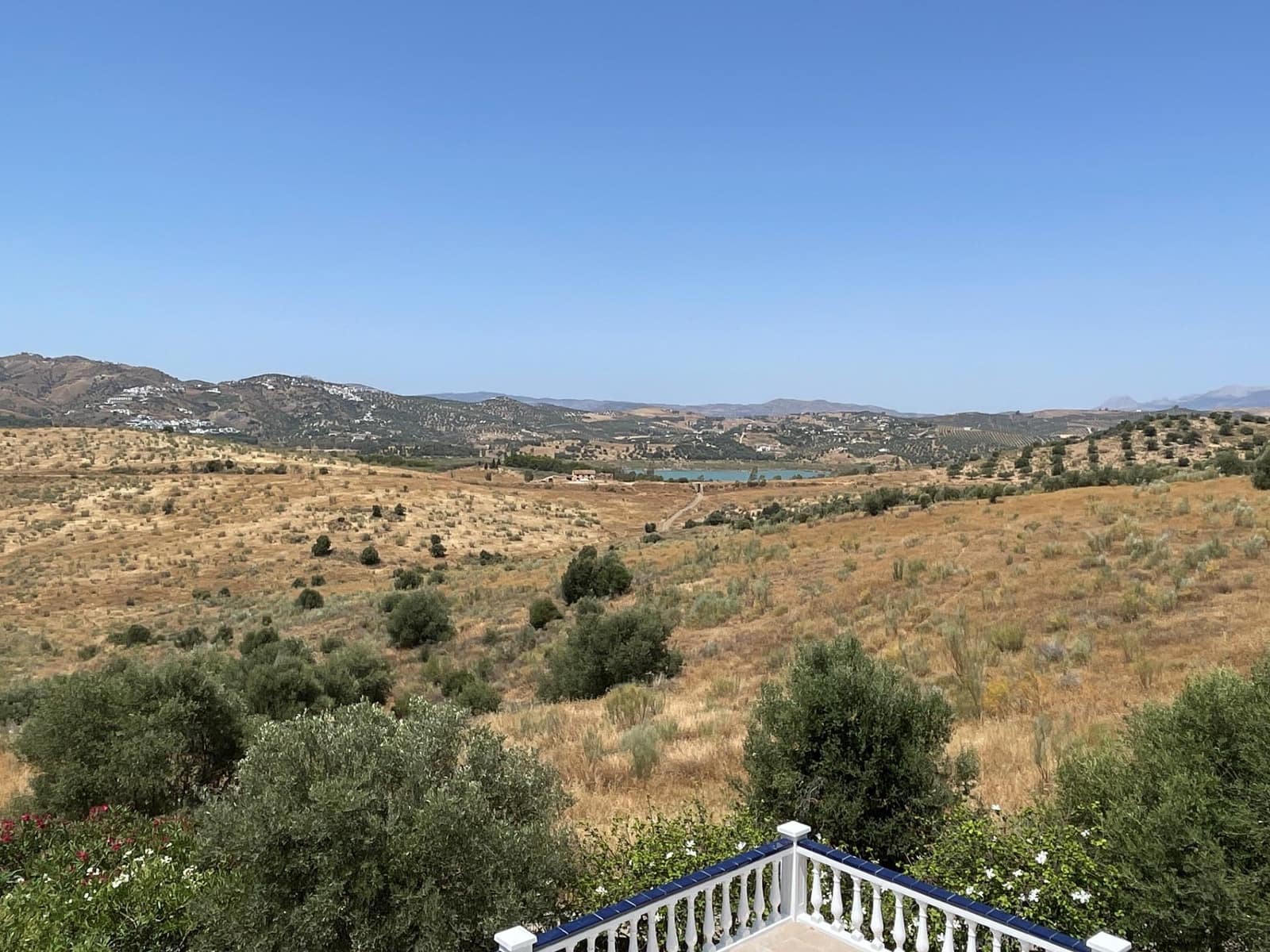 4 Zimmer Villa zu verkaufen in Vinuela mit Pool - 366.000 € (Ref: 8729926)