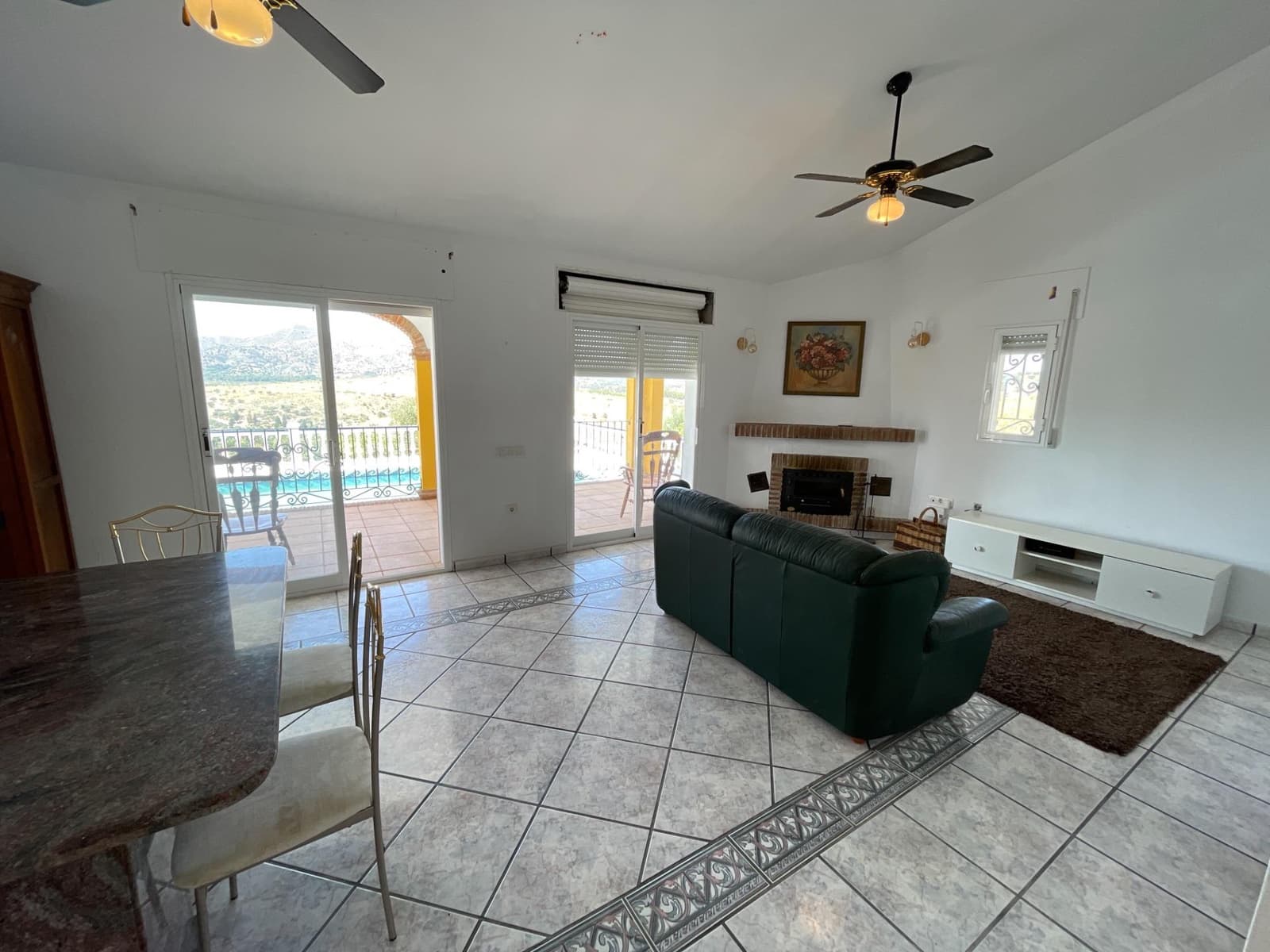 4 Zimmer Villa zu verkaufen in Vinuela mit Pool - 366.000 € (Ref: 8729926)