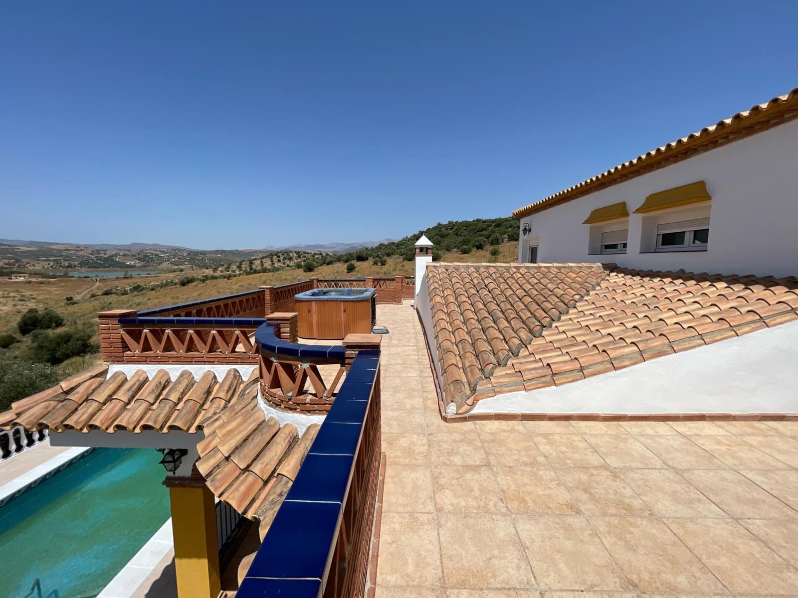 4 Zimmer Villa zu verkaufen in Vinuela mit Pool - 366.000 € (Ref: 8729926)