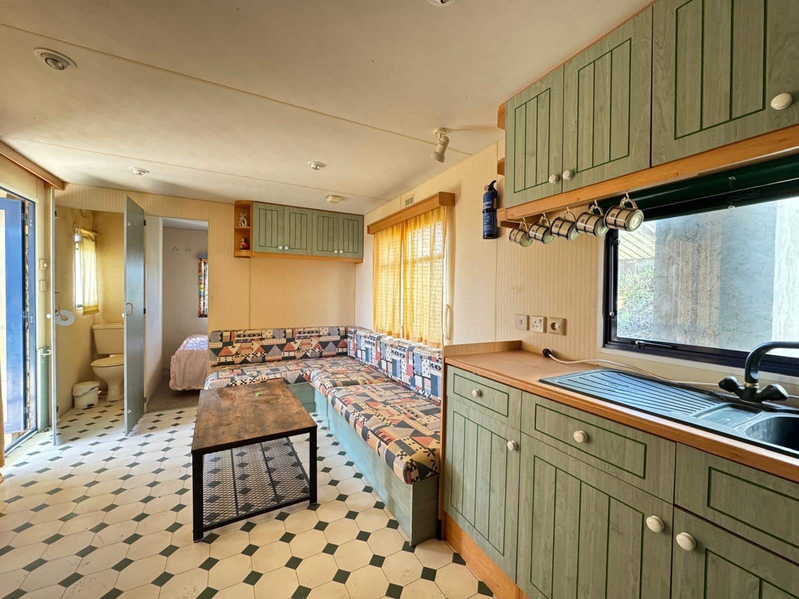 Grunde uden byggetilladelser til salg i Competa - € 195.000 (Ref: 8881694)