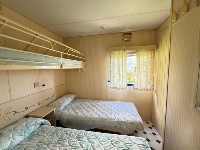 Mark till salu i Cómpeta - 195 000 € (Ref: 8881694)