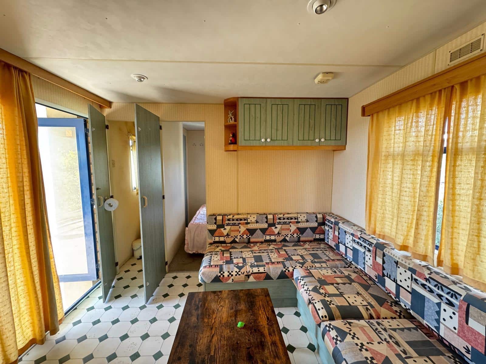 Grunde uden byggetilladelser til salg i Competa - € 195.000 (Ref: 8881694)