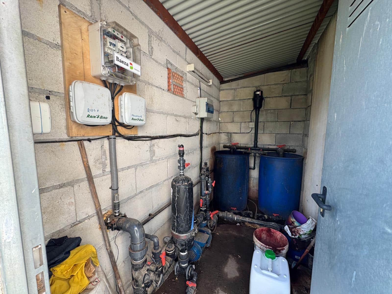 Grunde uden byggetilladelser til salg i Competa - € 195.000 (Ref: 8881694)