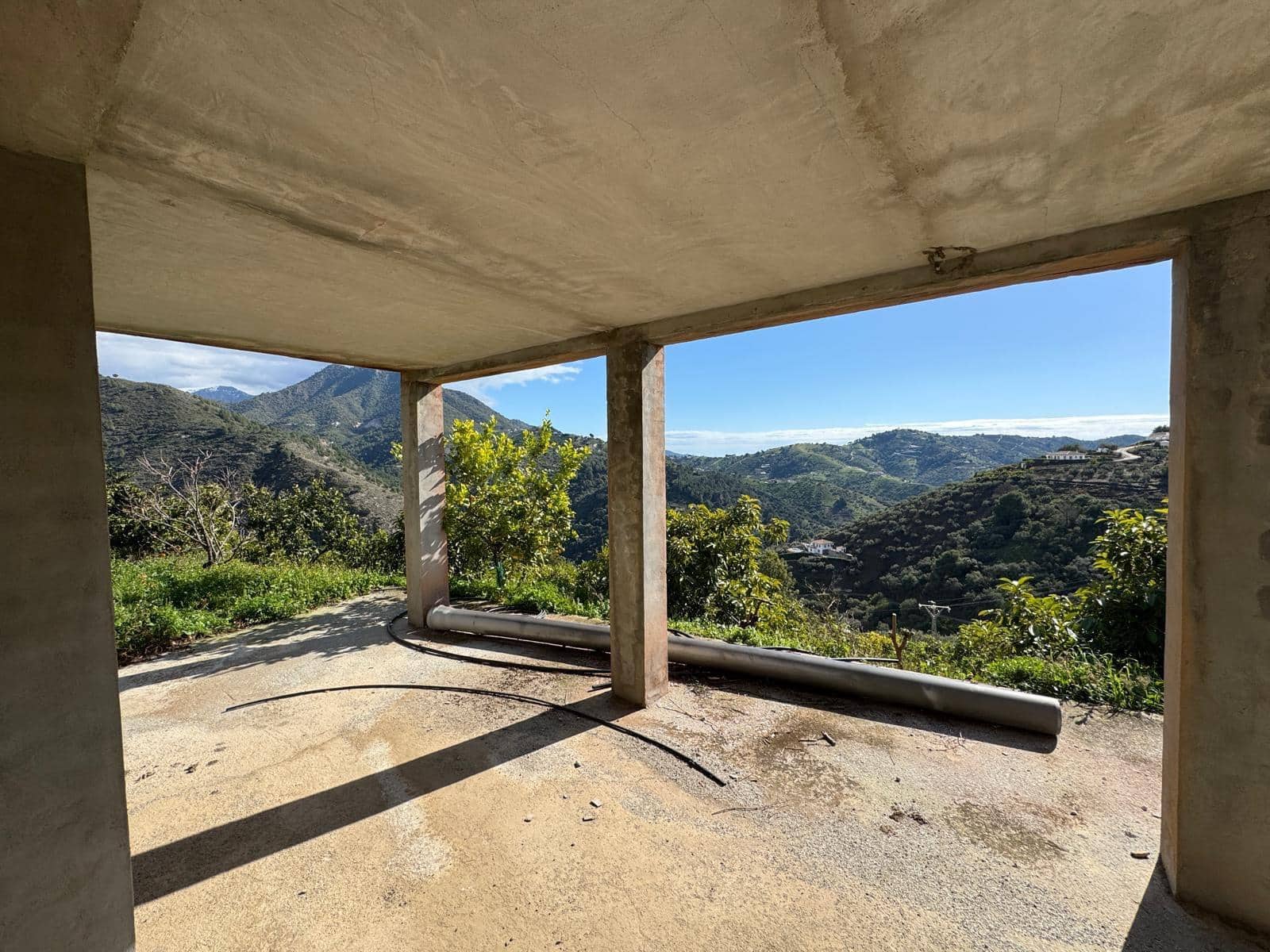 Grunde uden byggetilladelser til salg i Competa - € 195.000 (Ref: 8881694)