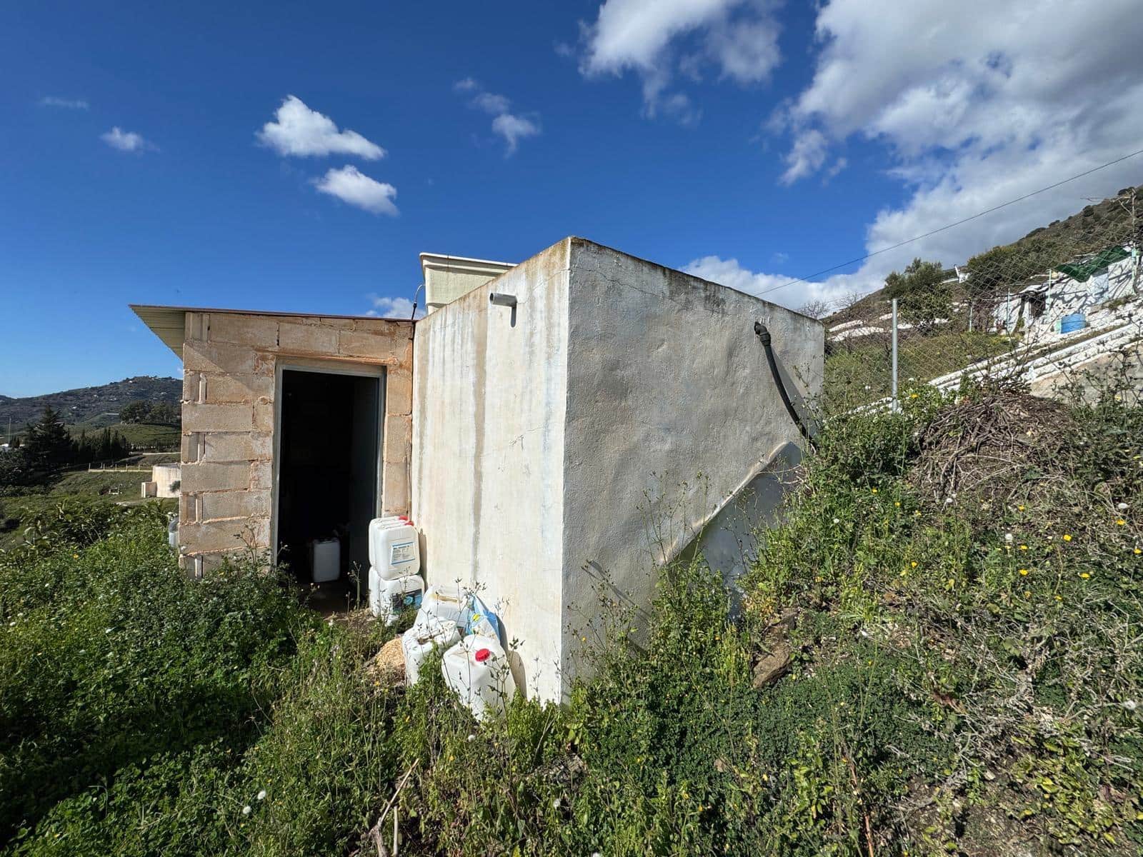 Grunde uden byggetilladelser til salg i Competa - € 195.000 (Ref: 8881694)