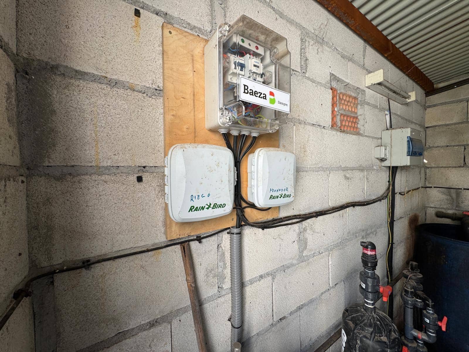 Grunde uden byggetilladelser til salg i Competa - € 195.000 (Ref: 8881694)