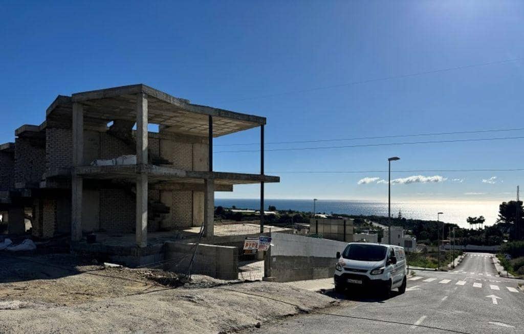 3 soveværelse Rækkehus til salg i Nerja med swimmingpool - € 550.000 (Ref: 8913068)