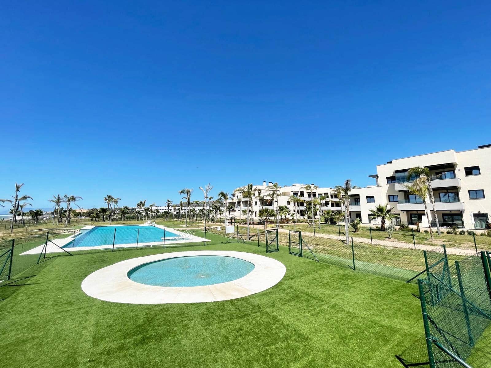 2 soveværelse Penthouse til salg i Almayate med swimmingpool garage - € 319.000 (Ref: 8954409)