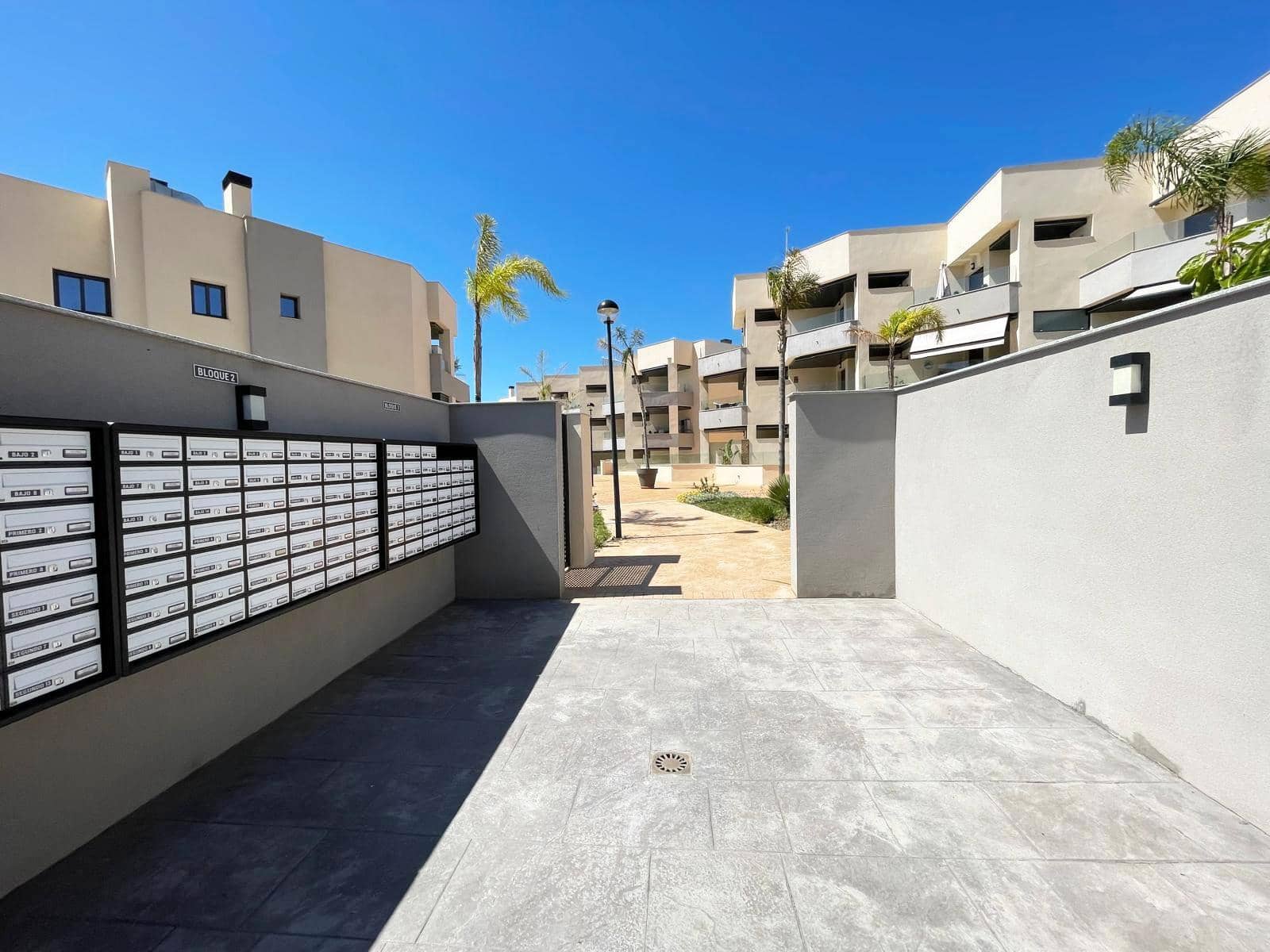 2 soverom Penthouse til salgs i Almayate med svømmebasseng garasje - € 340 000 (Ref: 8954409)