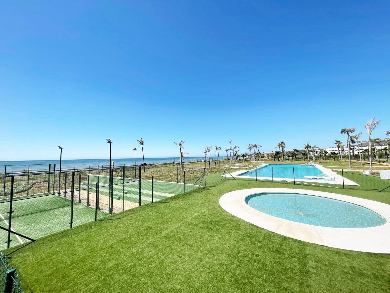 2 soverom Penthouse til salgs i Almayate med svømmebasseng garasje - € 340 000 (Ref: 8954409)