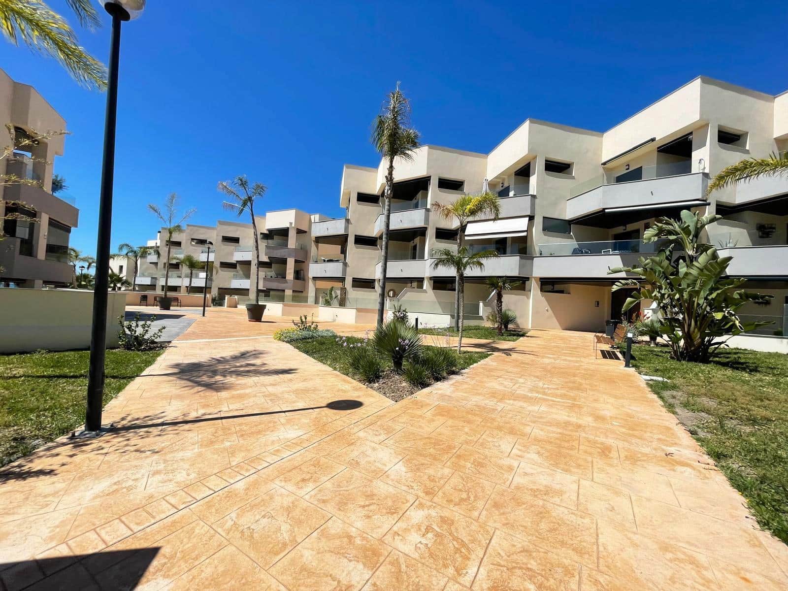 2 soverom Penthouse til salgs i Almayate med svømmebasseng garasje - € 340 000 (Ref: 8954409)