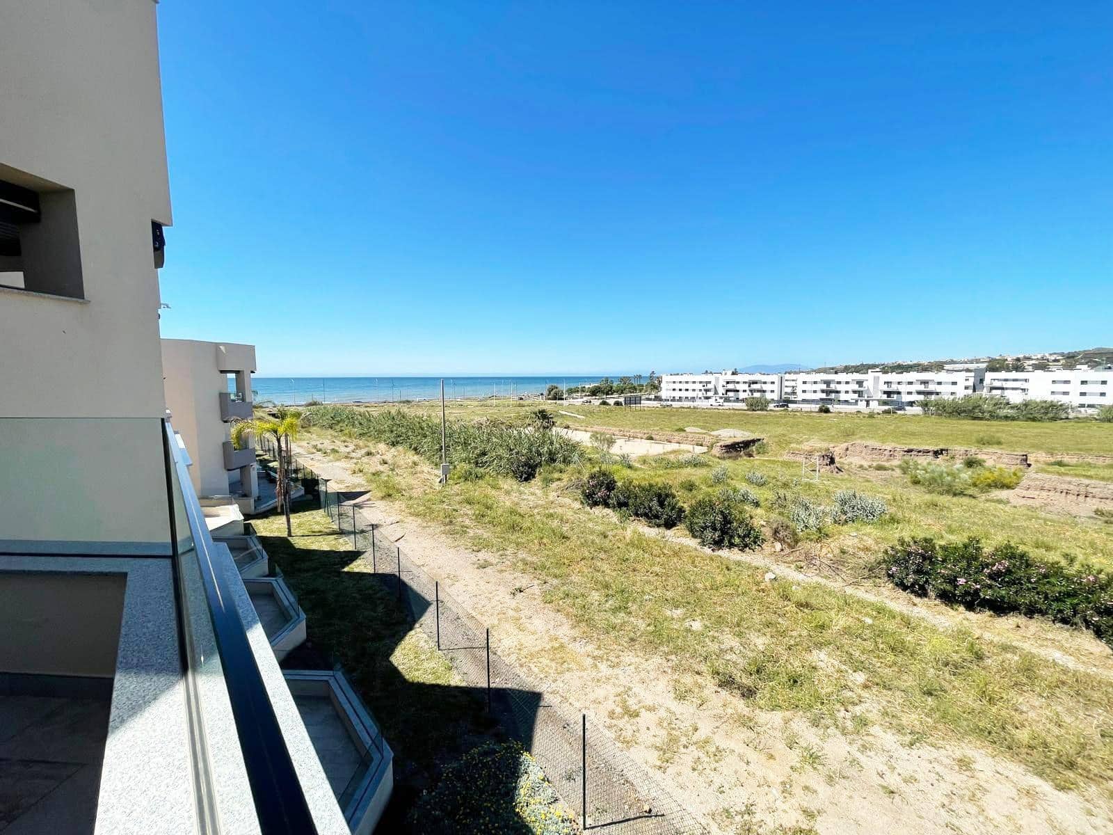 2 soverom Penthouse til salgs i Almayate med svømmebasseng garasje - € 340 000 (Ref: 8954409)