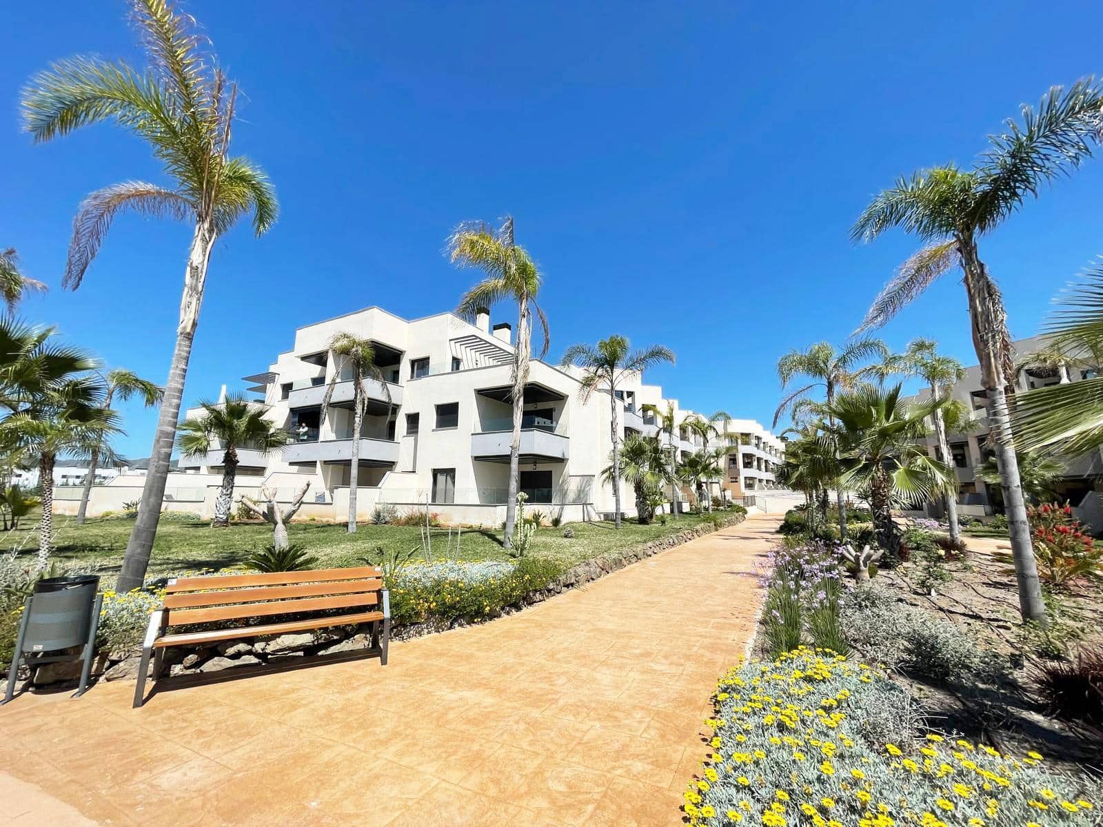 2 soverom Penthouse til salgs i Almayate med svømmebasseng garasje - € 340 000 (Ref: 8954409)