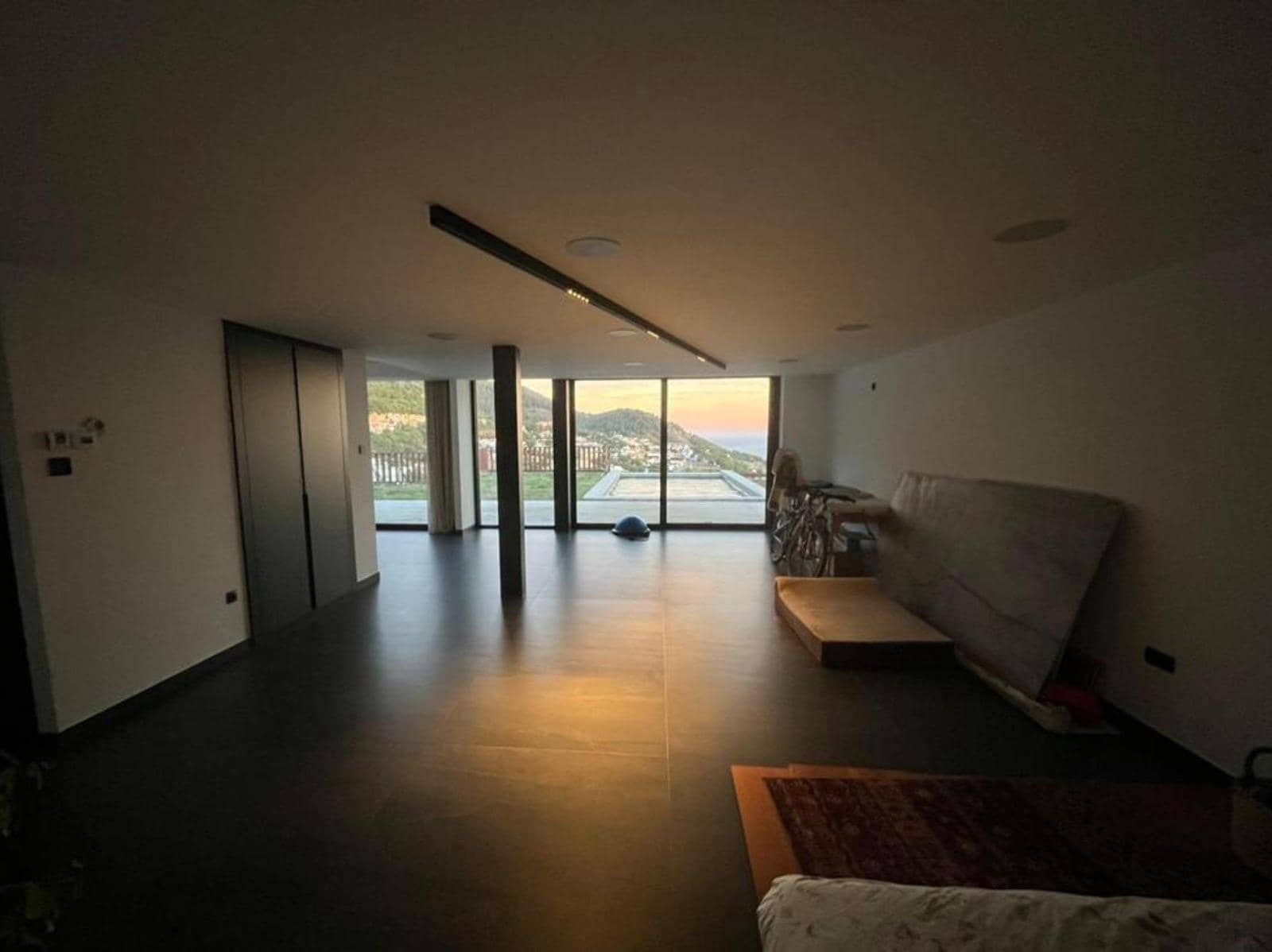 5 bedroom Villa for sale in Mijas with pool garage - € 1,600,000 (Ref: 8954411)