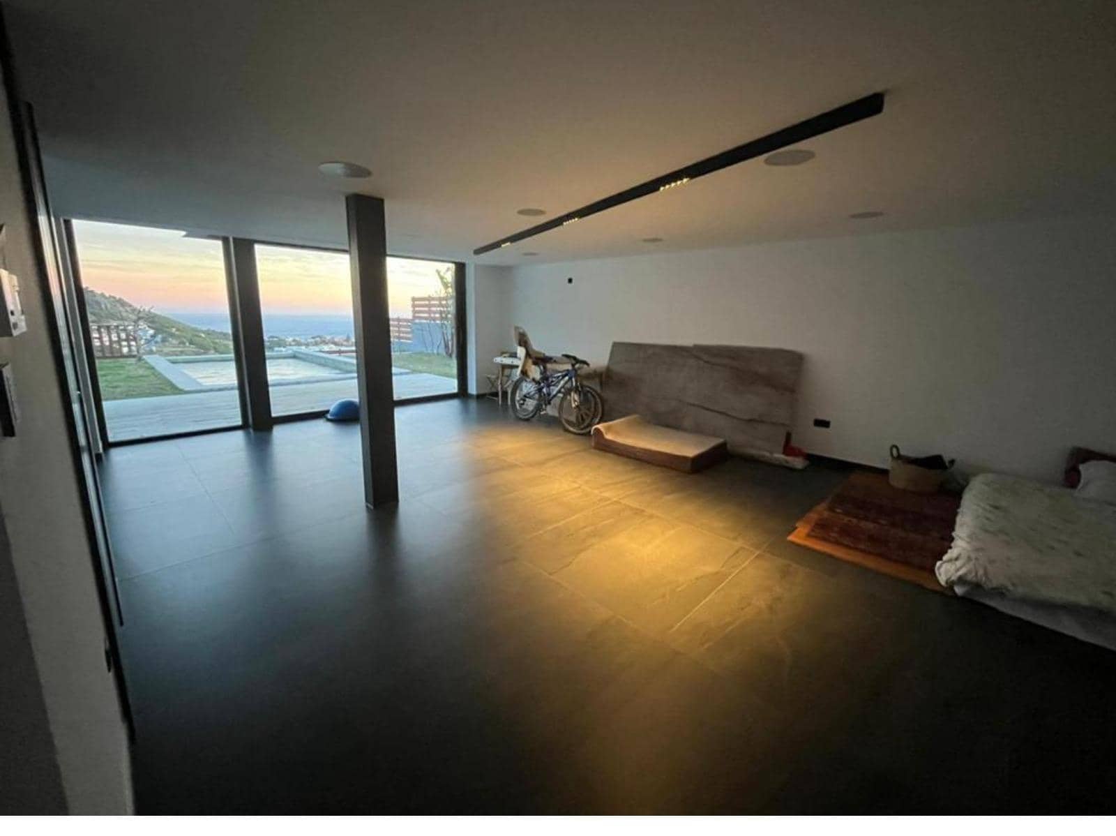 5 bedroom Villa for sale in Mijas with pool garage - € 1,600,000 (Ref: 8954411)