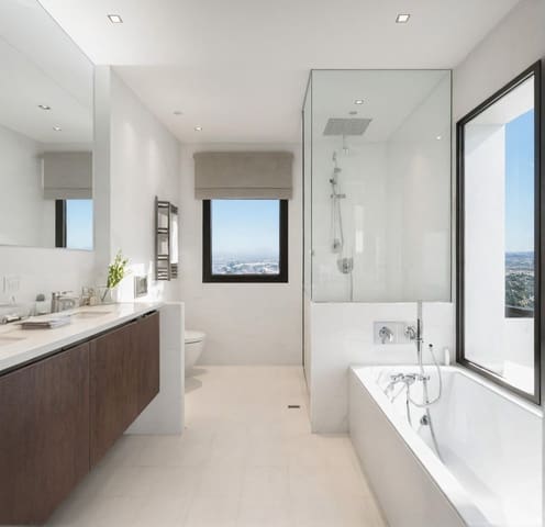 3 bedroom Villa for sale in Benalmádena with garage - € 1,878,000 (Ref: 8954413)