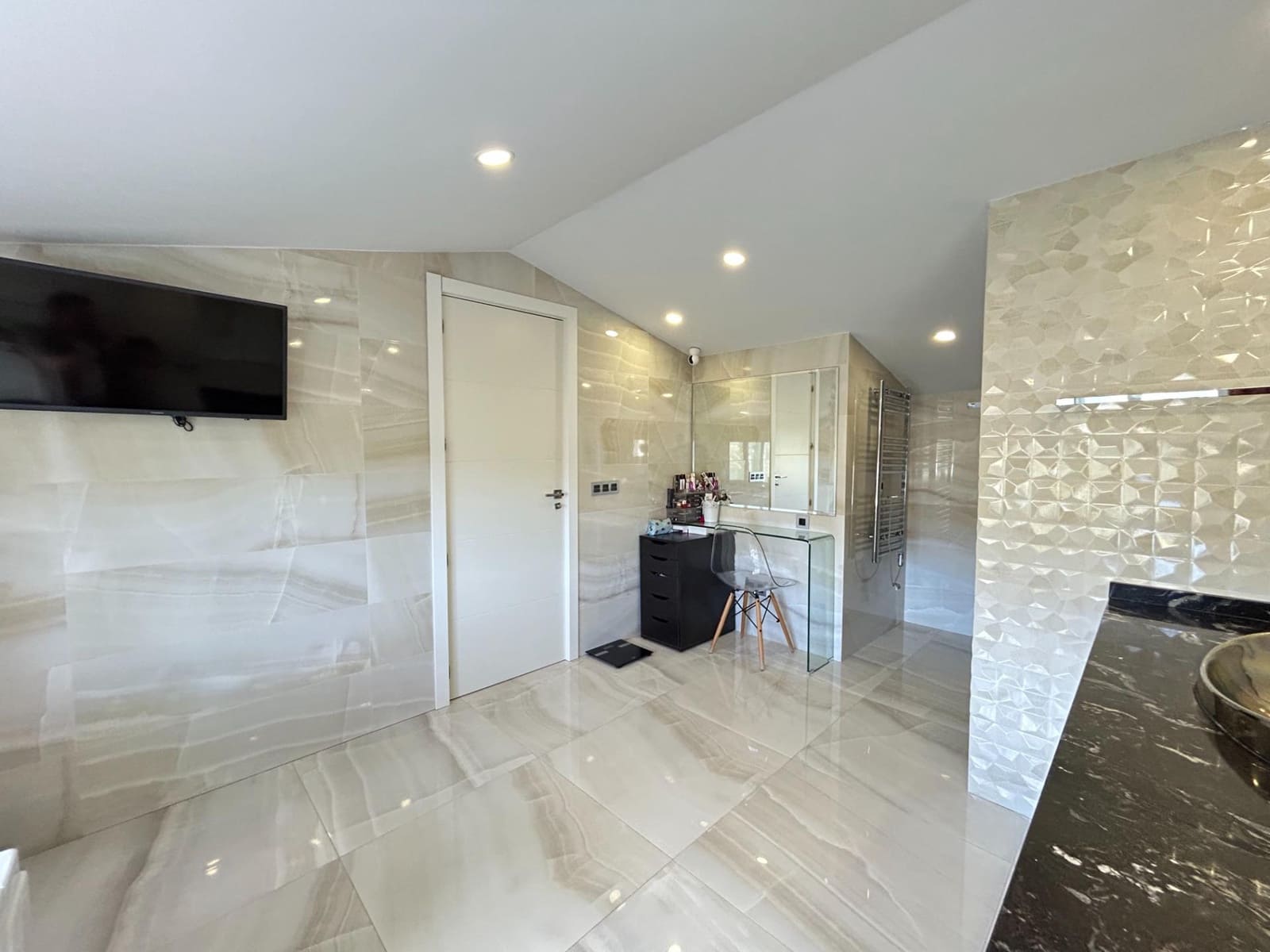 2 bedroom Finca/Country House for sale in Coin with pool - € 1,795,000 (Ref: 8982568)