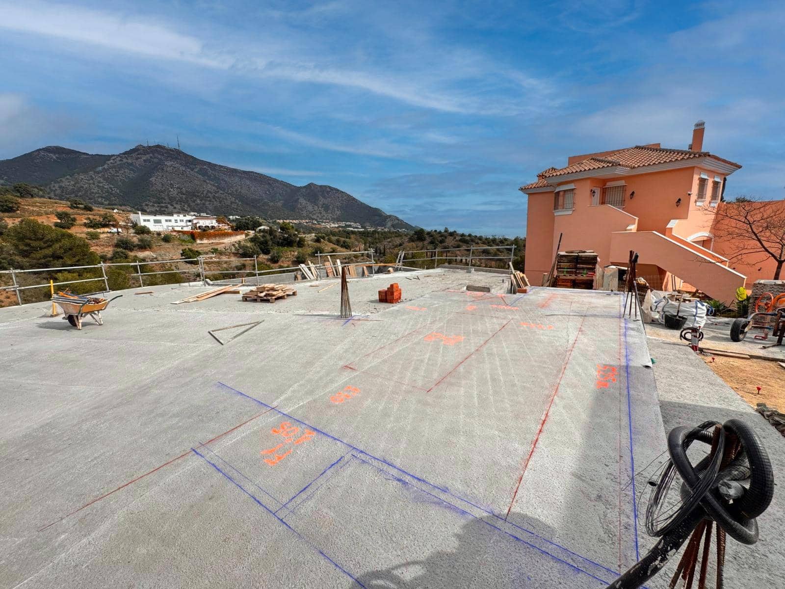 4 makuuhuone Huvila myytävänä paikassa Mijas mukana uima-altaan - 1 850 000 € (Ref: 8982570)