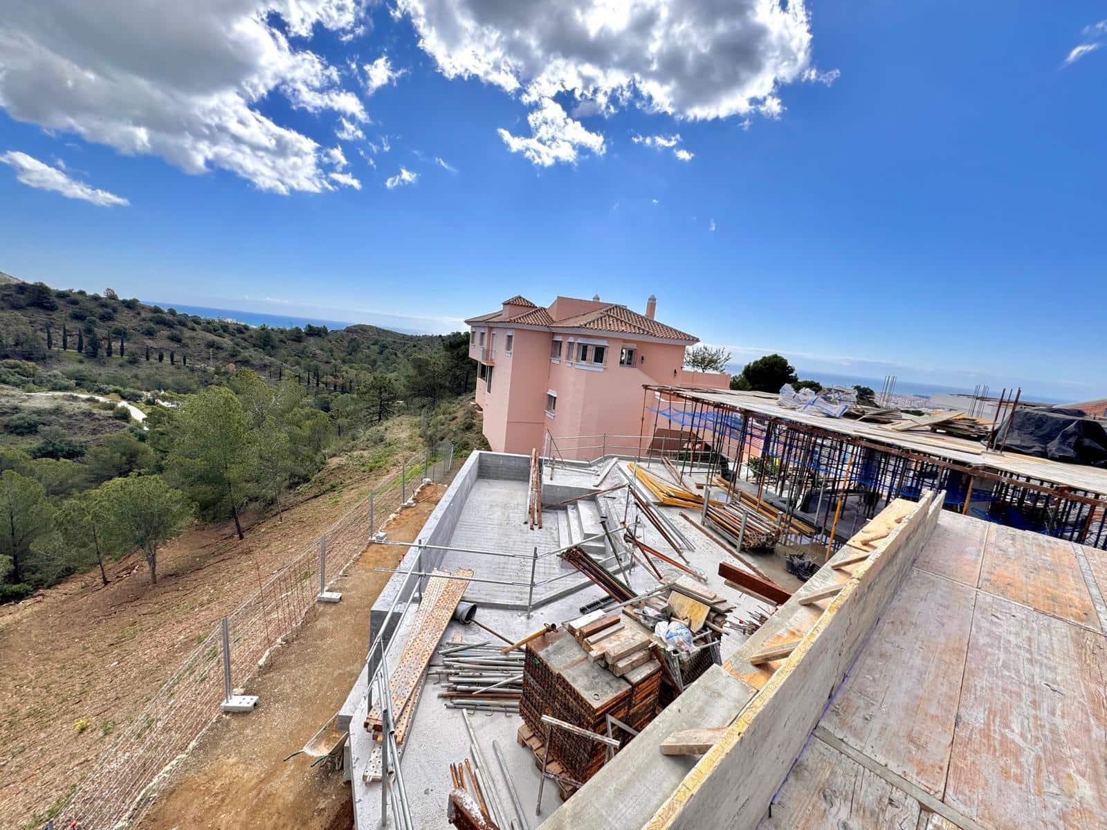 4 makuuhuone Huvila myytävänä paikassa Mijas mukana uima-altaan - 1 850 000 € (Ref: 8982570)