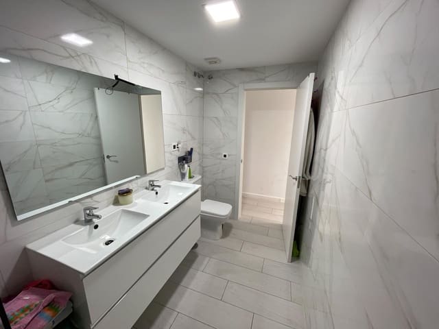 2 slaapkamer Appartement te koop in La Trinidad, Málaga stad - € 265.000 (Ref: 8999284)