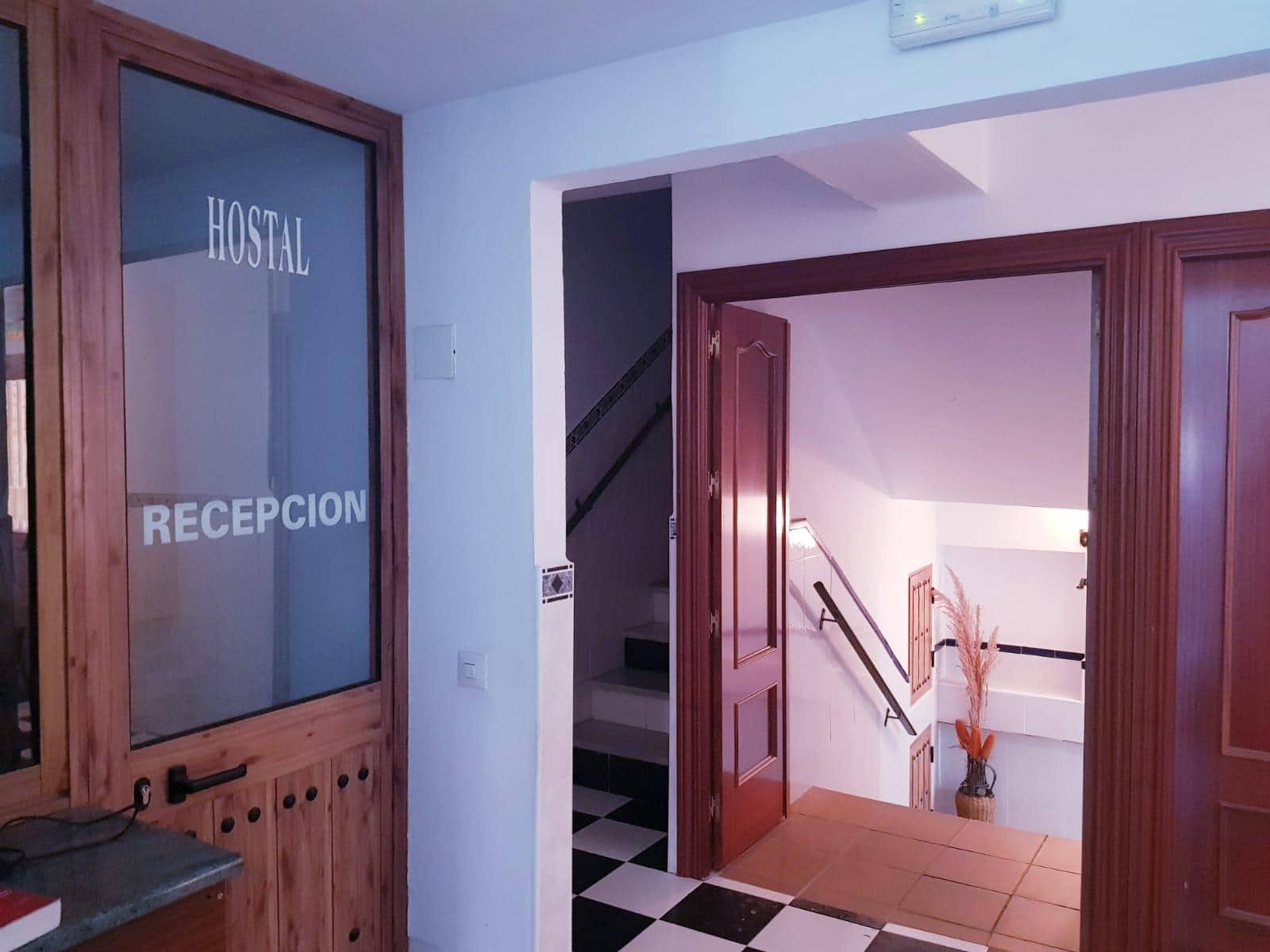 25 soveværelse Hotel til salg i Tolox - € 555.000 (Ref: 9014548)