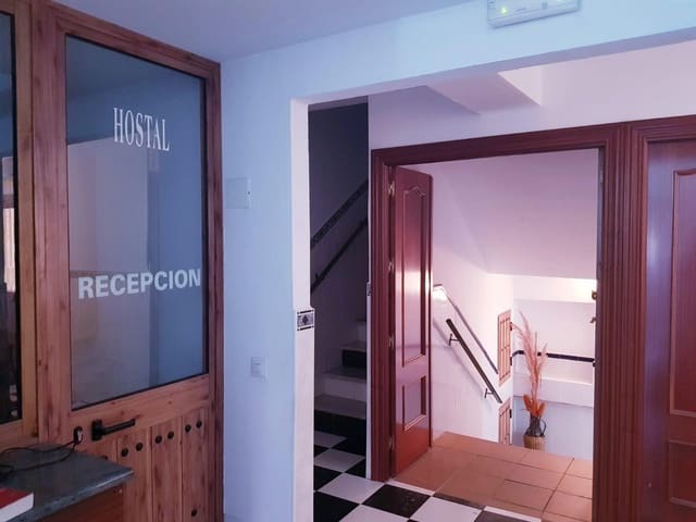 25 quarto Hotel para venda em Tolox - 555 000 € (Ref: 9014548)