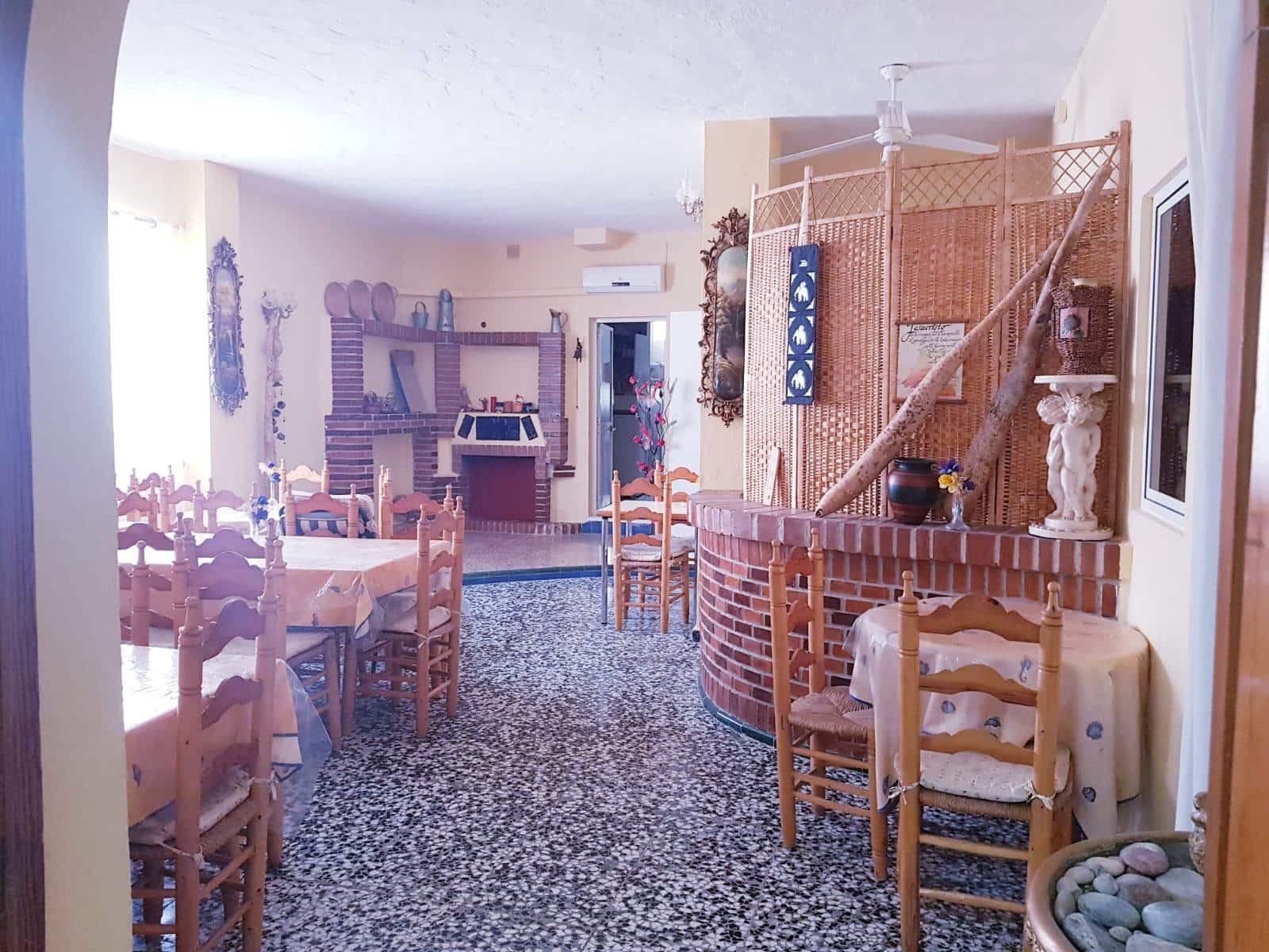 25 soveværelse Hotel til salg i Tolox - € 555.000 (Ref: 9014548)