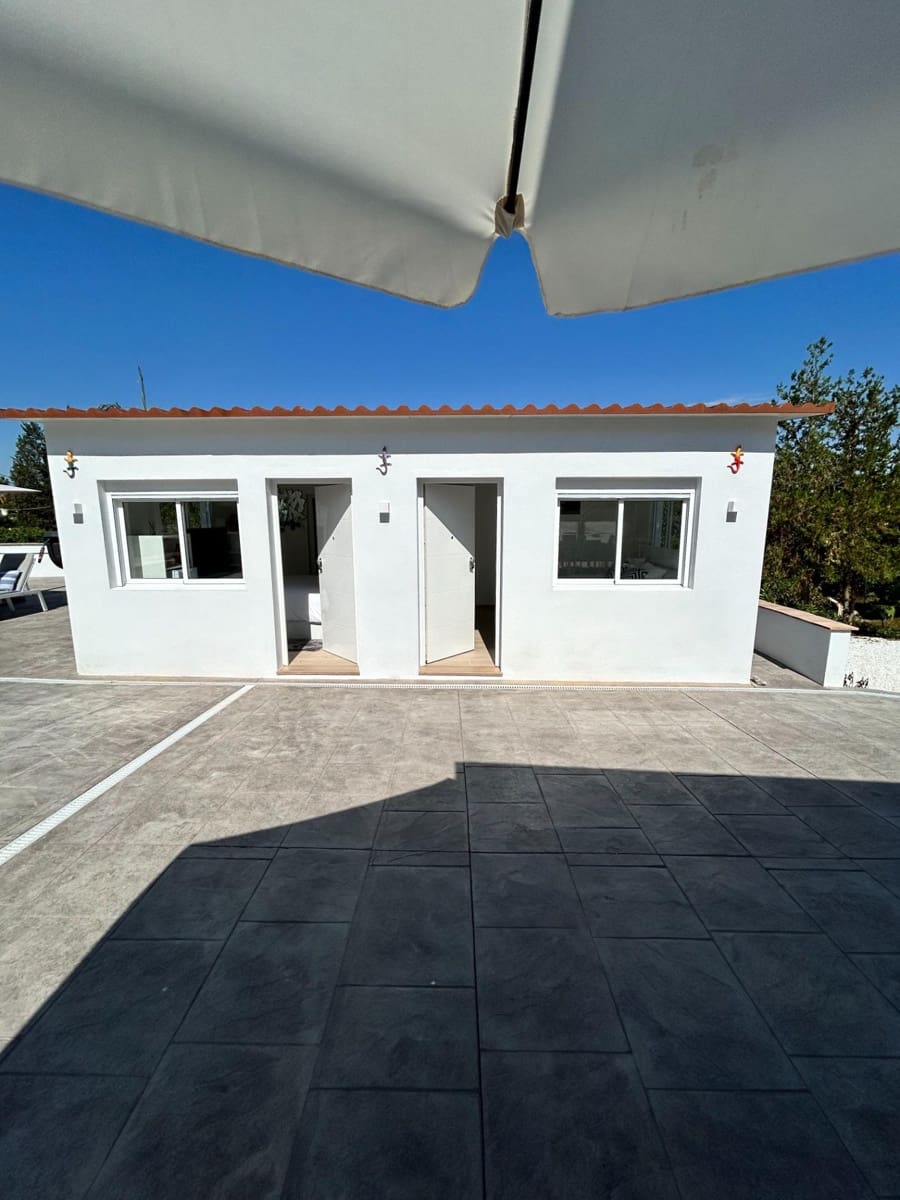 4 soverom Villa til salgs i Cartama med svømmebasseng garasje - € 599 000 (Ref: 9049077)